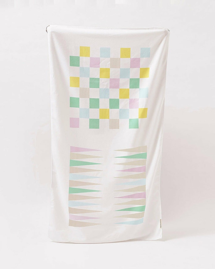 Living Sunnylife | Summer Games Towel