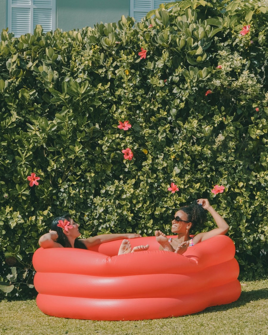 Living ban.do | Heart-Shaped Inflatable Pool