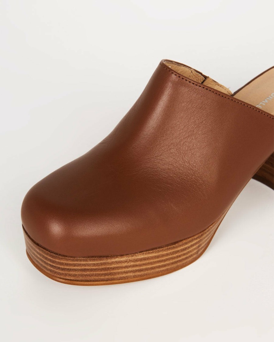 Accessories Intentionally Blank | Facts Platform Clog - Tan