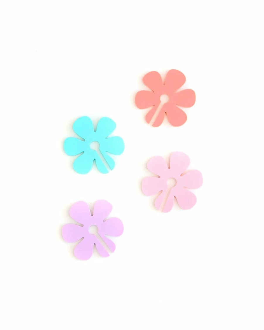 Living Kailo Chic | Acrylic Daisy Drink Markers