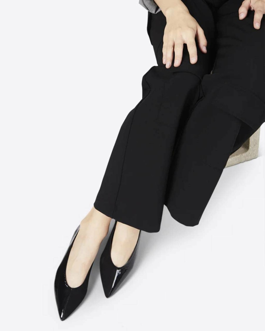 Accessories Intentionally Blank | Kev Flats - Black